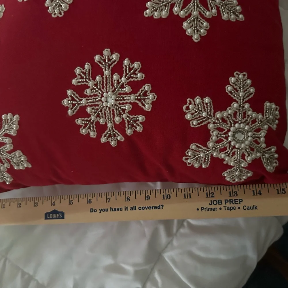 Elegant RED Snowflake Embroidered And Beaded Pillow NWT❄️☃️